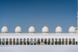 Sifat-Sifat Kaum Muttaqin